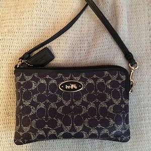 ✨Price Drop✨ Coach Wristlet